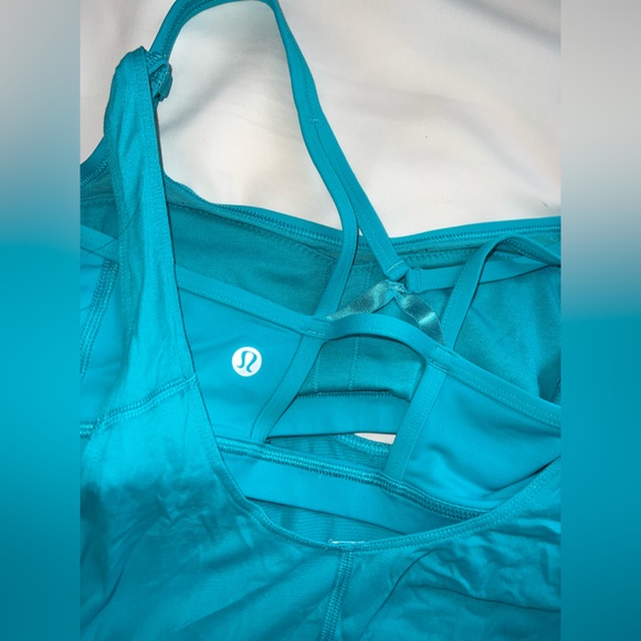 LULULEMON workout too with attached sports bra - Picture 4 of 4
